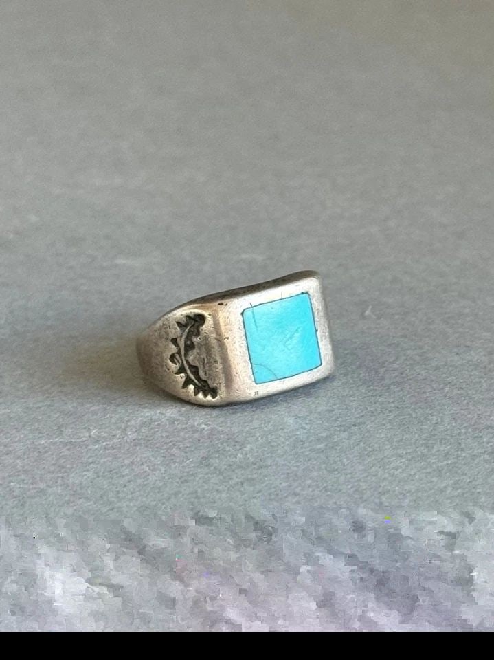 OLD PAWN NAVAJO STERLING SILVER RING WITH TURQUOISE. SIZE 6 (1 of 2)