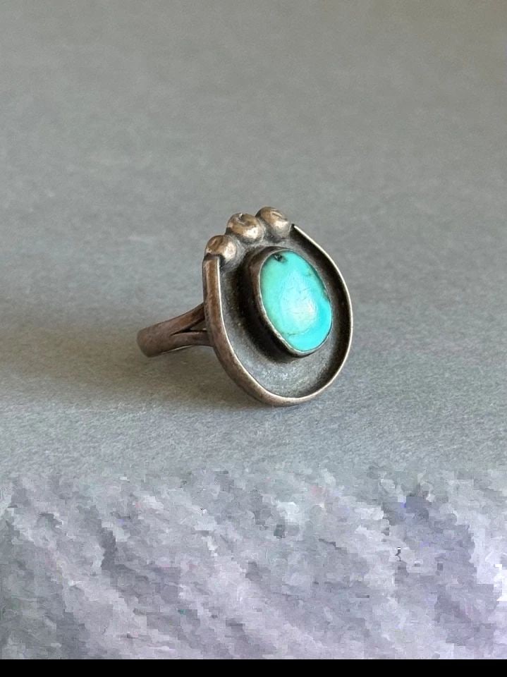 OLD PAWN NAVAJO STERLING SILVER RING WITH TURQUOISE. SIZE 5 3/4 (1 of 2)