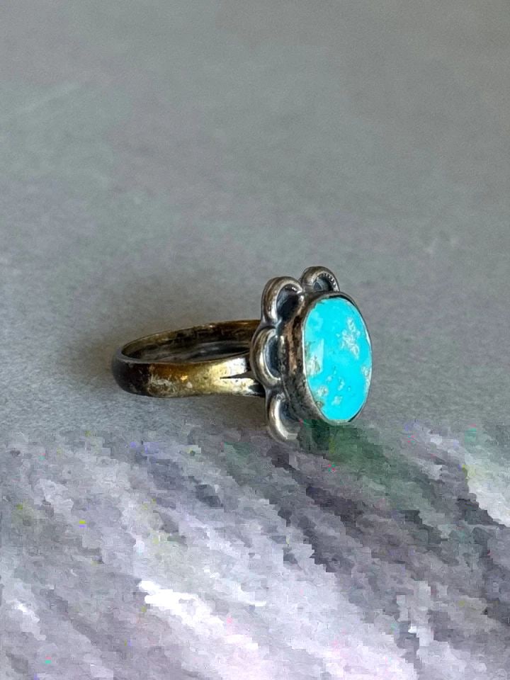 OLD PAWN NAVAJO STERLING SILVER AND TURQUOISE FLOWER RING. 7 1/4: OLD PAWN NAVAJO STERLING SILVER AND TURQUOISE FLOWER RING. 7 1/4 Old Pawn Navajo Sterling Silver and Turquoise Flower Ring. 7 1/4 ..5/8" tall