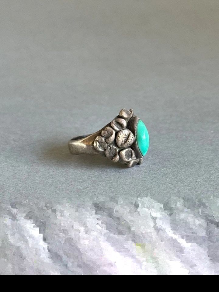 OLD PAWN NAVAJO STERLING SILVER WITH TURQUOISE RING. SIZE 6 3/4: OLD PAWN NAVAJO STERLING SILVER WITH TURQUOISE RING. SIZE 6 3/4 Old Pawn Navajo Sterling Silver with Turquoise Ring. Size 6 3/4 .. 5/8" Tall