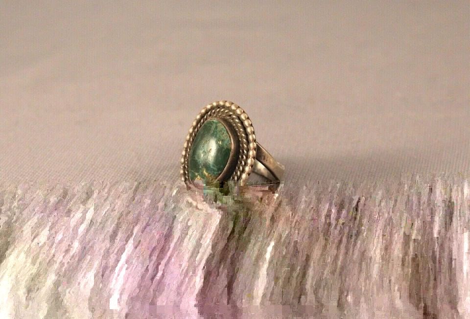 OLD PAWN NAVAJO STERLING AND TURQUOISE RING SIZE 9: OLD PAWN NAVAJO STERLING AND TURQUOISE RING SIZE 9 Item Description: 1" tall