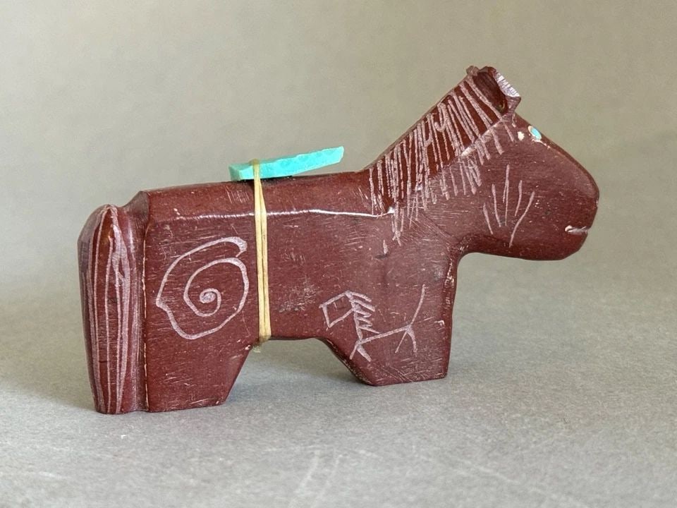 ZUNI HORSE FETISH PIPESTONE WITH TURQUOISE EYES AND ARROWHEAD (1 of 2)
