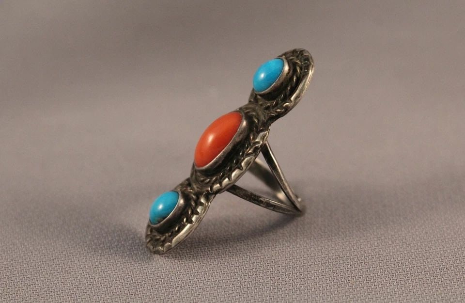 OLD PAWN NAVAJO STERLING SILVER AND TURQUOISE CORAL RING SIZE 6 1/4: OLD PAWN NAVAJO STERLING SILVER AND TURQUOISE CORAL RING SIZE 6 1/4 Item Description: 1 5/8” tall