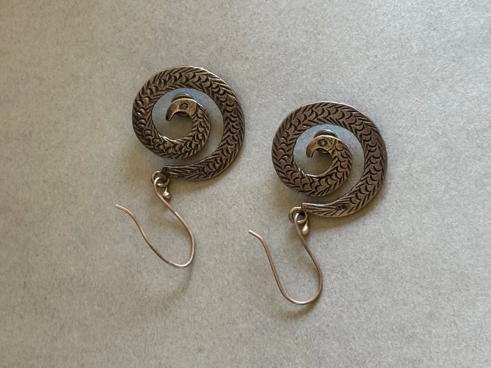 VINTAGE NAVAJO STERLING SILVER AND TURQUOISE EAGLE SNAKE EARRINGS (1 of 2)