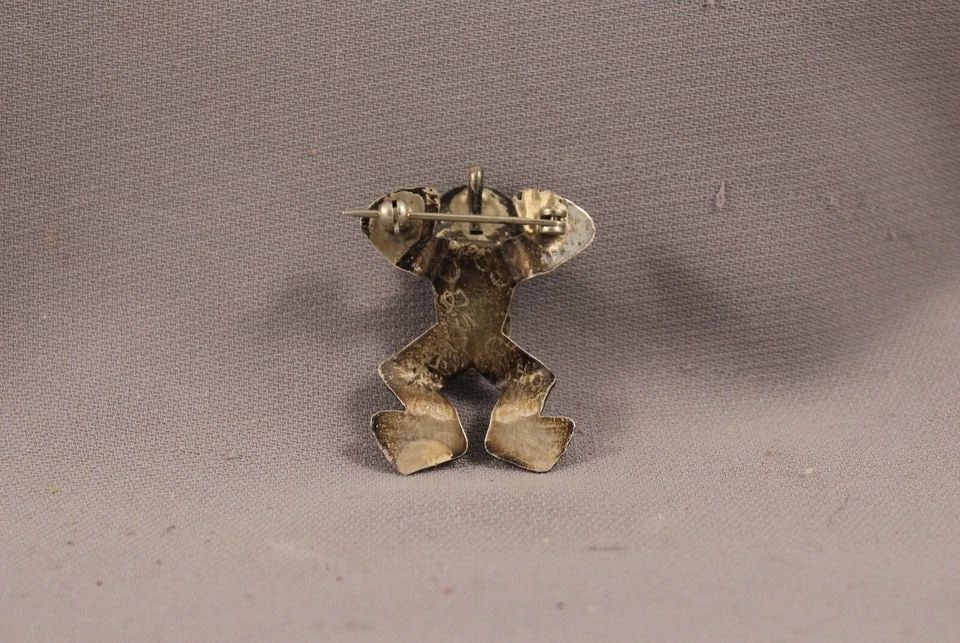OLD PAWN NAVAJO STERLING SILVER AND TURQUOISE FROG PIN (1 of 2)