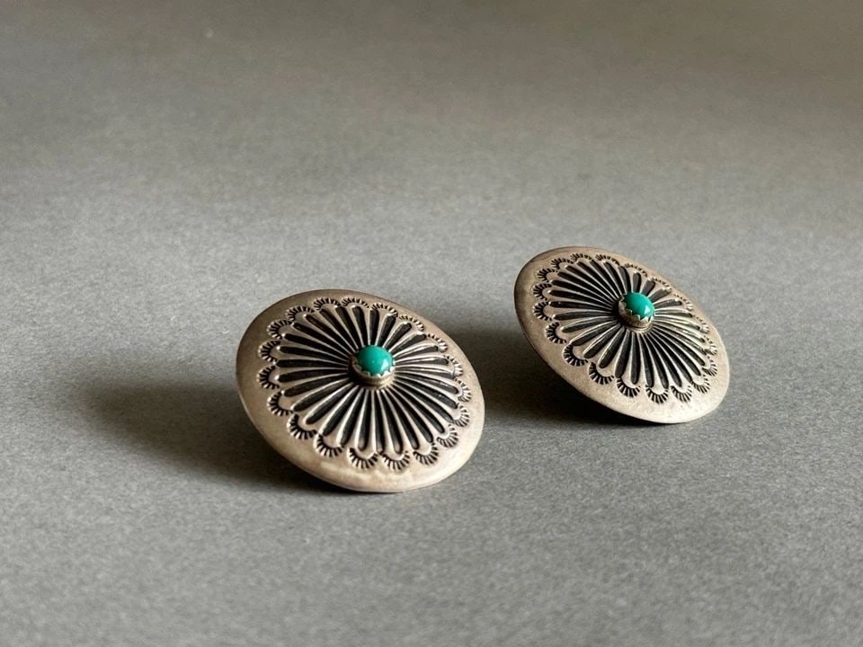 VINTAGE STERLING SILVER EARRINGS WITH TURQUOISE. SIGNED LO. 1 1/4 (1 of 2)