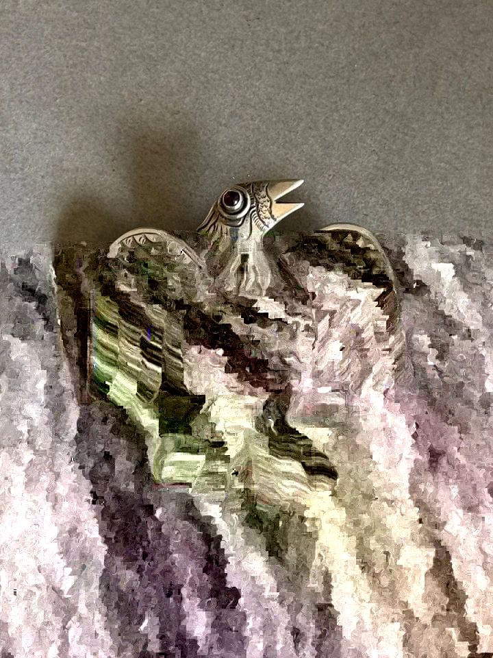 VINTAGE STERLING SILVER BIRD BROOCH PIN: VINTAGE STERLING SILVER BIRD BROOCH PIN Vintage Sterling Silver Bird Brooch Pin ..1 3/4" Tall x 1 5/8" Wide 8 Grams Small dent in chest ..