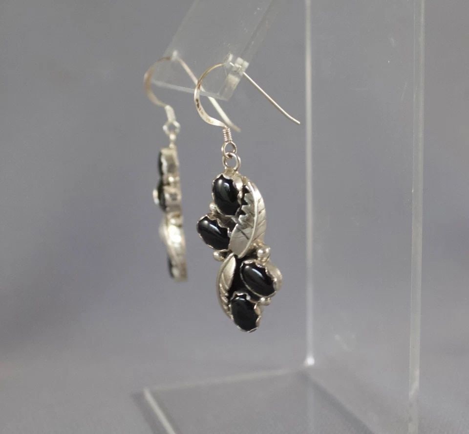 VINTAGE NAVAJO STERLING AND ONYX EARRINGS: VINTAGE NAVAJO STERLING AND ONYX EARRINGS Item Description: 1 3/4” tall P