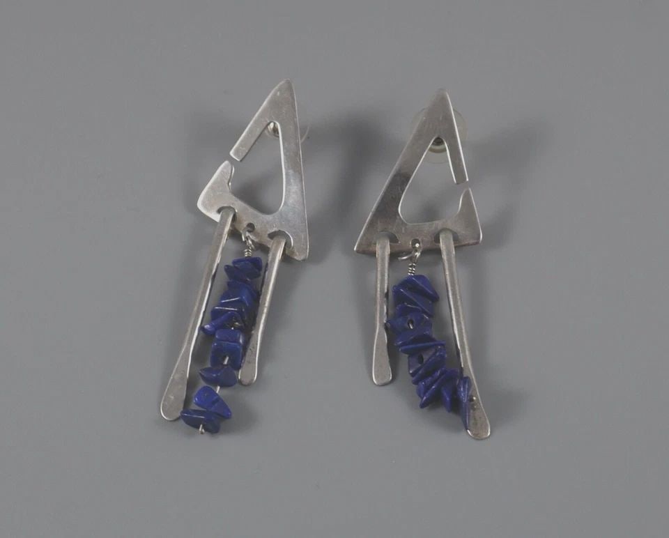 NAVAJO STERLING AND BLUE LAPIS EARRINGS SIGNED JNY 2 7/8" DANGLE: NAVAJO STERLING AND BLUE LAPIS EARRINGS SIGNED JNY 2 7/8" DANGLE Item Description: 2 7/8 " Tall