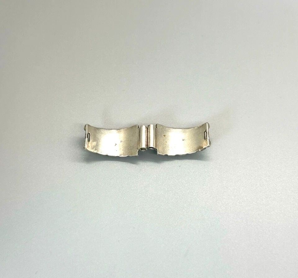 VINTAGE NAVAJO STERLING AND INLAID STONE WATCH HOLDER ENDS SIGNED T (1 of 2)