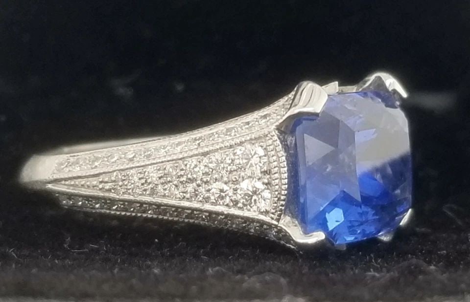 PLATINUM ENGAGEMENT RING 6.64CT.NATURAL UNTREATED BURMA SAPPHIRE RADIANT SHAPE (1 of 2)