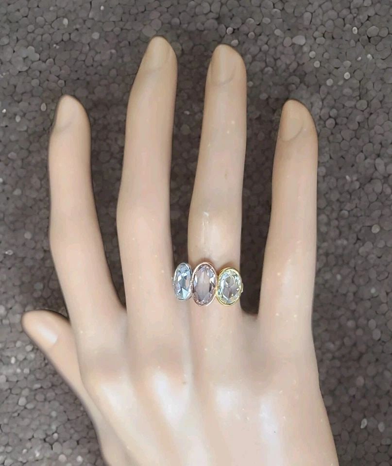 VINTAGE PLATINUM 18K GOLD ENGAGEMENT RING 3.48CT.NATURAL OVAL ROSE CUT DIAMOND: VINTAGE PLATINUM 18K GOLD ENGAGEMENT RING 3.48CT.NATURAL OVAL ROSE CUT DIAMOND Here is an outstanding platinum 18k gold three-stone oval rose-cut diamond engagement ring, the beautiful oval rose-cut d