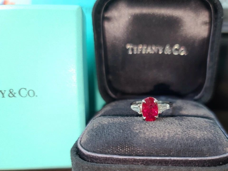 VINTAGE TIFFANY & CO PLATINUM RING NATURAL OVAL UNTREATED RUBY 3.00CT. GIA CERT. (1 of 2)