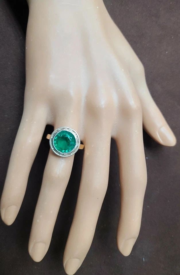 VINTAGE 1930S 14K WHITE & YELLOW GOLD NATURAL EMERALD ENGAGEMENT RING – 4.32 CT: VINTAGE 14K GOLD ENGAGEMENT RING 4.32CT. NATURAL GREEN EMERALD ROUND CUT 1930'S VINTAGE 14k white & yellow gold natural green emerald engagement ring circ 1930's GIA cert laboratory Center set natural