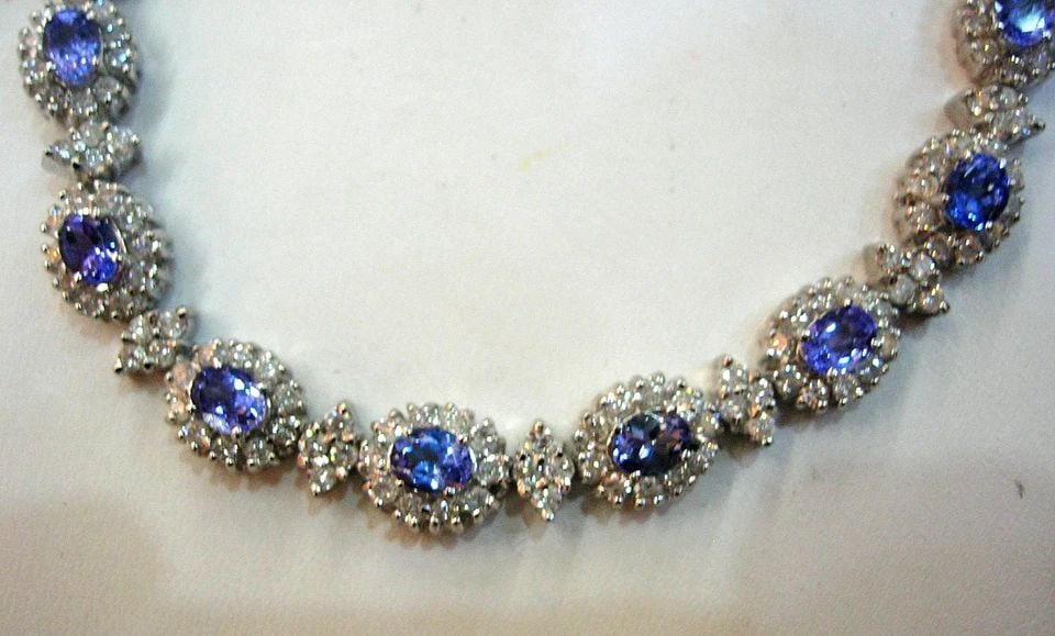 NATURAL TANZANITE & DIAMOND NECKLACE 32.04CT TOTAL CARAT WEIGHT – 14K WHITE GOLD: GORGEOUS 14K WHITE GOLD NATURAL BLUE TANZANITE NECKLACE 32.04CT Gorgeous Gorgeous 14kyg Tanzanite Necklace diamonds total weight 12.34ct. quality diamonds SI 31 natural tanzanite total weight 19.70 ct