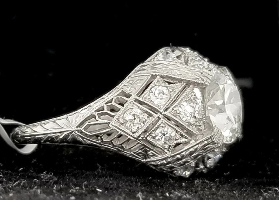 1.55CT VINTAGE ART DECO FILIGREE OLD MINE CUT DIAMOND VS1-H PLATINUM RING: 1.55CT VINTAGE ART DECO FILIGREE OLD MINE CUT DIAMOND VS1-H PLATINUM RING A stunning Vintage Art Deco filigree ROUND OLD mine CUT Diamond Platinum ring center old mine cut round diamond weight 1.55ct.