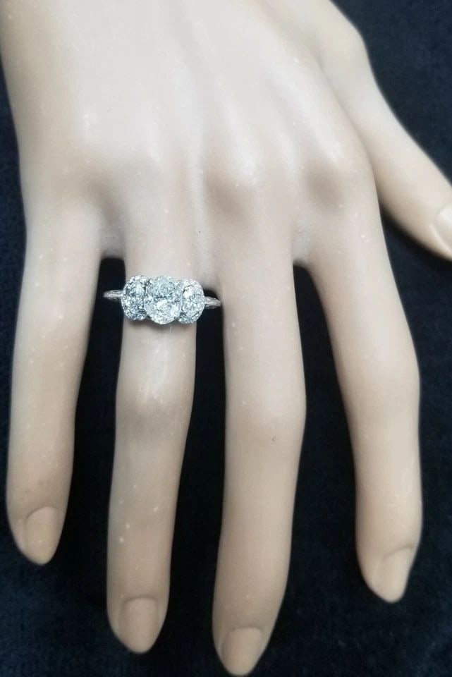 VINTAGE PLATINUM ENGAGEMENT RING 1.66CT. NATURAL OVAL DIAMOND CIRC 1930'S (1 of 2)