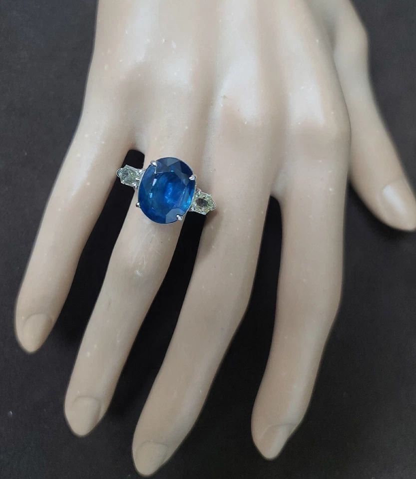 VINTAGE 18K WHITE GOLD ENGAGEMENT RING 8.25CT.NATURAL BLUE SAPPHIRE OVAL GIA (1 of 2)