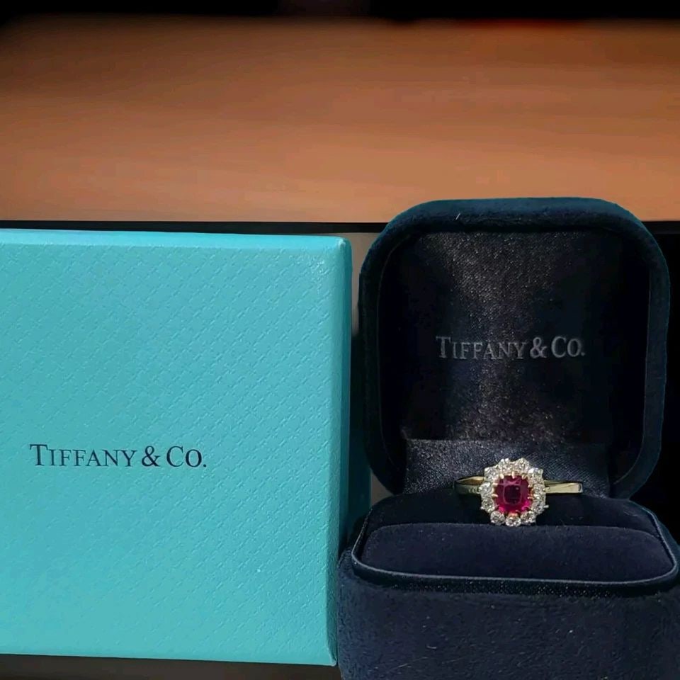 VICTORIAN TIFFANY & CO 18K YELLOW GOLD 0.78CT.NATURAL BURMA UNTREATED RUBY GIA: VICTORIAN TIFFANY & CO 18K YELLOW GOLD 0.78CT.NATURAL BURMA UNTREATED RUBY GIA This stunning ring from Tiffany & Co. is a true antique piece from the Victorian era. It features a beautiful 0.78ct natu