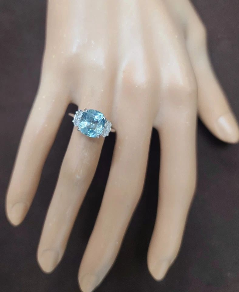 VINTAGE 14K WHITE GOLD ENGAGEMENT RING 5.14CT.UNTREATED TEAL SAPPHIRE CUSHION: VINTAGE 14K WHITE GOLD ENGAGEMENT RING 5.14CT.UNTREATED TEAL SAPPHIRE CUSHION GORGEOUS vintage 14k white gold engagement ring natural sapphire in cushion shape ,center set natural seafoam sapphire in 