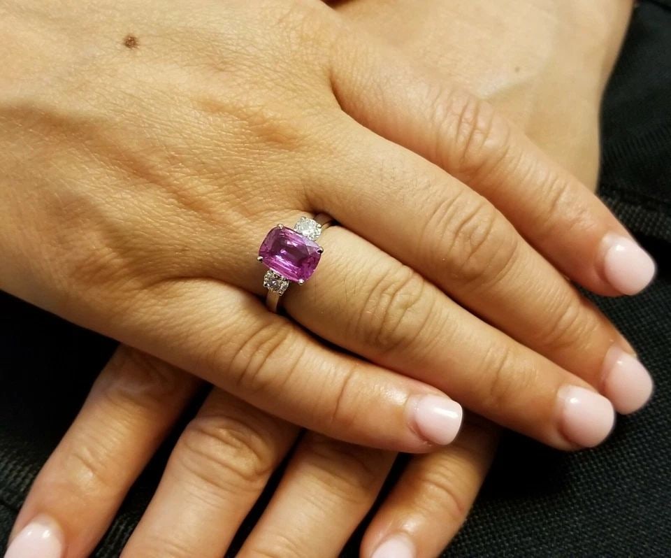 PLATINUM VINTAGE ENGAGEMENT RING NATURAL UNTREATED CUSHION PINK SAPPHIRE 3.08CT: PLATINUM VINTAGE ENGAGEMENT RING NATURAL UNTREATED CUSHION PINK SAPPHIRE 3.08CT Gorgeous Vintage cushion CUT natural untreated pink sapphire set in Platinum ring center cushion shape natural pink sapp