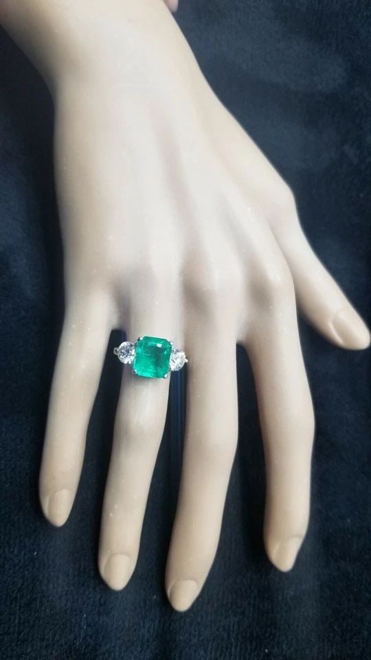 VINTAGE PLATINUM ENGAGEMENT RING 3.68CT. NATURAL GREEN EMERALD GIA CERT. (1 of 2)