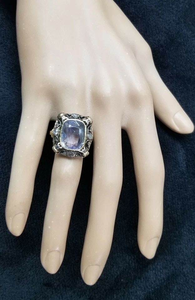 ANTIQUE 18K YELLOW GOLD RING 10.35CT. NATURAL GRAY CUSHION SAPPHIRE CIRC 1900'S: ANTIQUE 18K YELLOW GOLD RING 10.35CT. NATURAL GRAY CUSHION SAPPHIRE 1900'S Gorgeous antique art deco filigree 18k yellow gold ring gray sapphire in cushion shape circ 1900's center natural gray sapphi