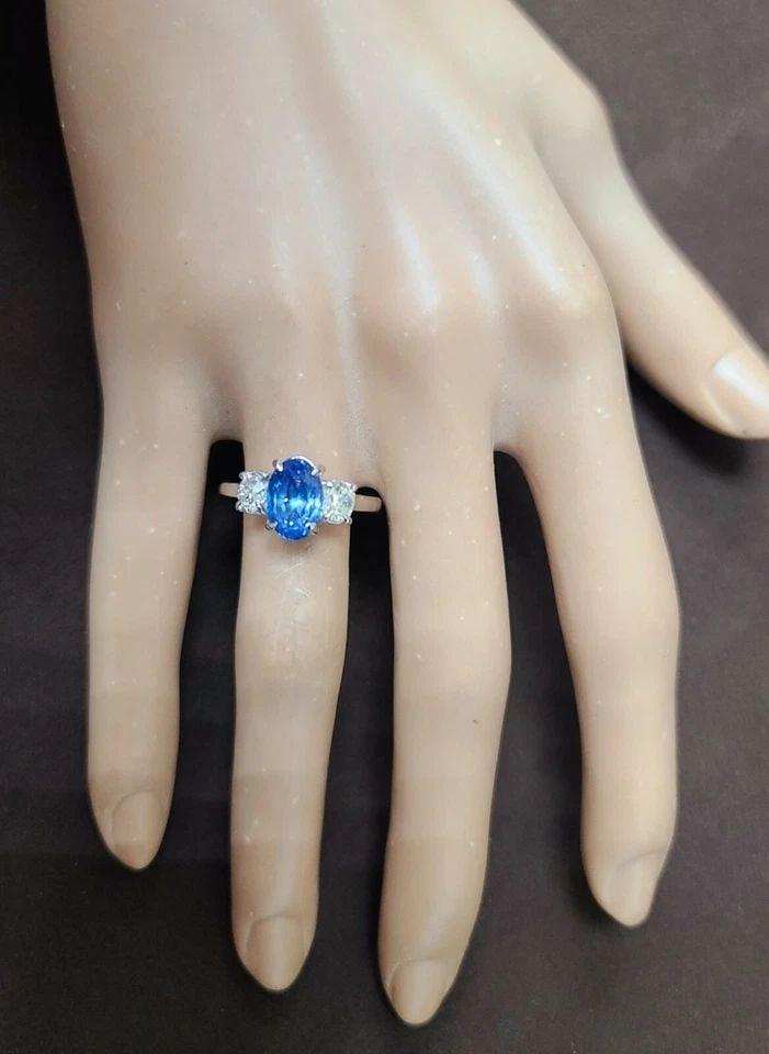 VINTAGE 14K WHITE GOLD ENGAGEMENT RING 3.02CT.NATURAL BLUE SAPPHIRE OVAL GIA: VINTAGE 14K WHITE GOLD ENGAGEMENT RING 3.02CT.UNTREATED BLUE SAPPHIRE OVAL GIA GORGEOUS vintage 14K WHITE GOLD engagement ring natural blue sapphire in oval shape GIA CERT. center natural untreated sa