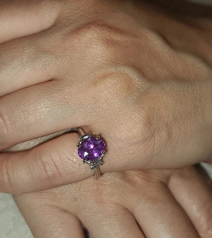 VINTAGE 14K WHITE GOLD ENGAGEMENT RING 3.54CT.NATURAL PINK SAPPHIRE OVAL CUT AGL: VINTAGE 14K WHITE GOLD ENGAGEMENT RING 3.54CT.NATURAL PINK SAPPHIRE OVAL CUT AGL GORGEOUS vintage 14K WHITE GOLD engagement ring pink sapphire in oval shape center set natural sapphire weight 3.54cara