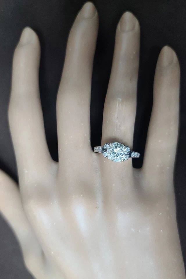 VINTAGE 14K WHITE GOLD ENGAGEMENT RING 1.42CT. NATURAL ROUND CUT DIAMOND 1940'S: VINTAGE 14K WHITE GOLD ENGAGEMENT RING 1.42CT. NATURAL ROUND CUT DIAMOND 1940'S Gorgeous Vintage 14k white gold Engagement ring natural round cut Diamond circ 1940's center set natural round shape dia