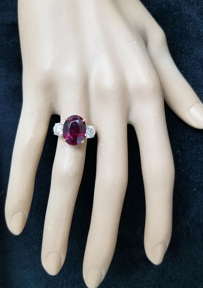 14K YELLOW GOLD THREE STONE ENGAGEMENT RING 6.65CT.NATURAL RED GARNET OVAL SHAPE (1 of 2)