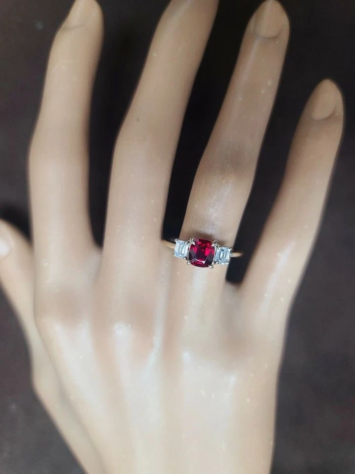 NATURAL VIVID RED SPINEL 1.20 CT FLAWLESS SPINEL 14K WHITE GOLD ENGAGEMENT RING (1 of 2)