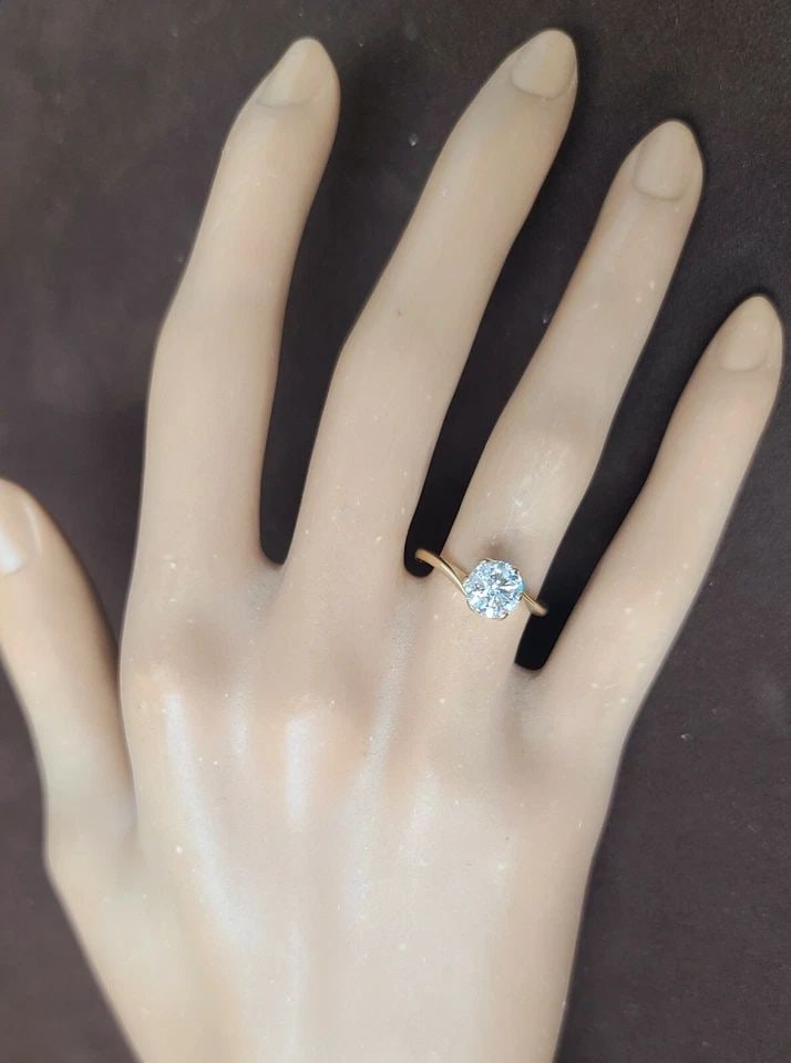 VINTAGE ROUND CUT NATURAL DIAMOND 1.09CT 14K YELLOW GOLD ENGAGEMENT RING: VINTAGE ROUND OLD EURO CUT DIAMOND 1.02CT 14K YELLOW GOLD ENGAGEMENT RING Stunning Vintage Art Deco round euro cut Diamond 14k yellow gold engagement ring circ 1930's center set natural euro cut round