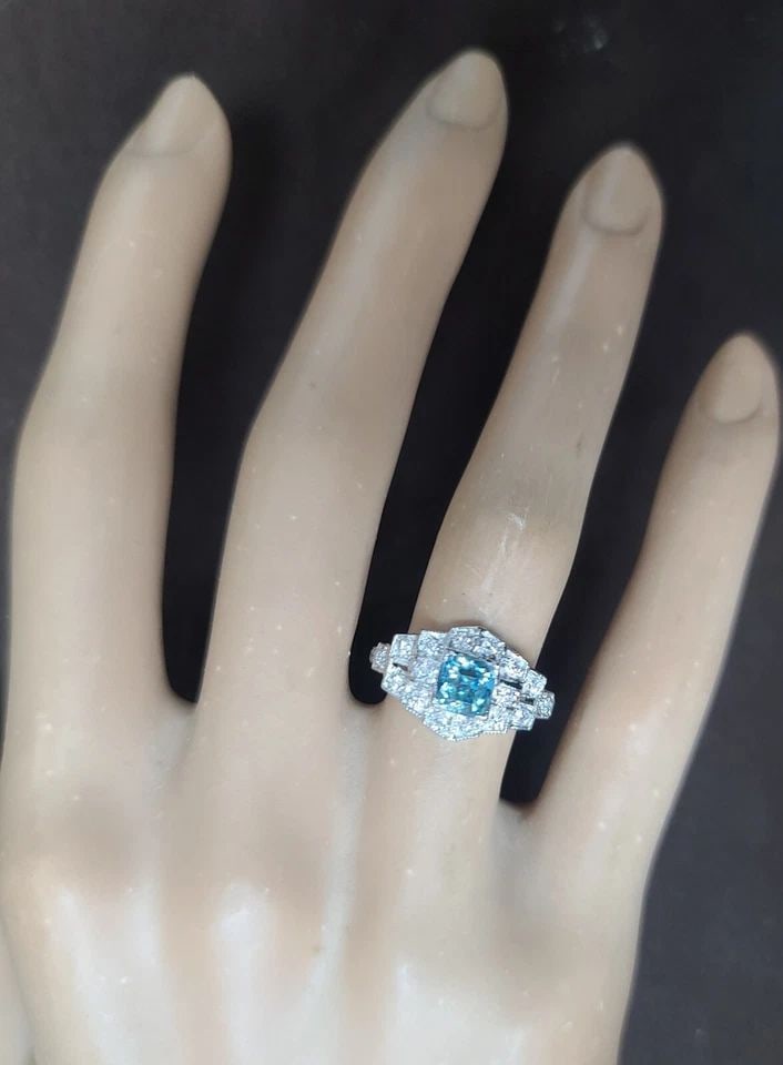 PLATINUM VINTAGE FILIGREE ENGAGEMENT RING 1.05CT.NATURAL TEAL SAPPHIRE 1930'S: PLATINUM VINTAGE FILIGREE ENGAGEMENT RING 1.05CT.NATURAL TEAL SAPPHIRE 1930'S Gorgeous platinum Engagement ring antique filigree art deco ring set natural teal Sapphire circ 1930's center set natural 