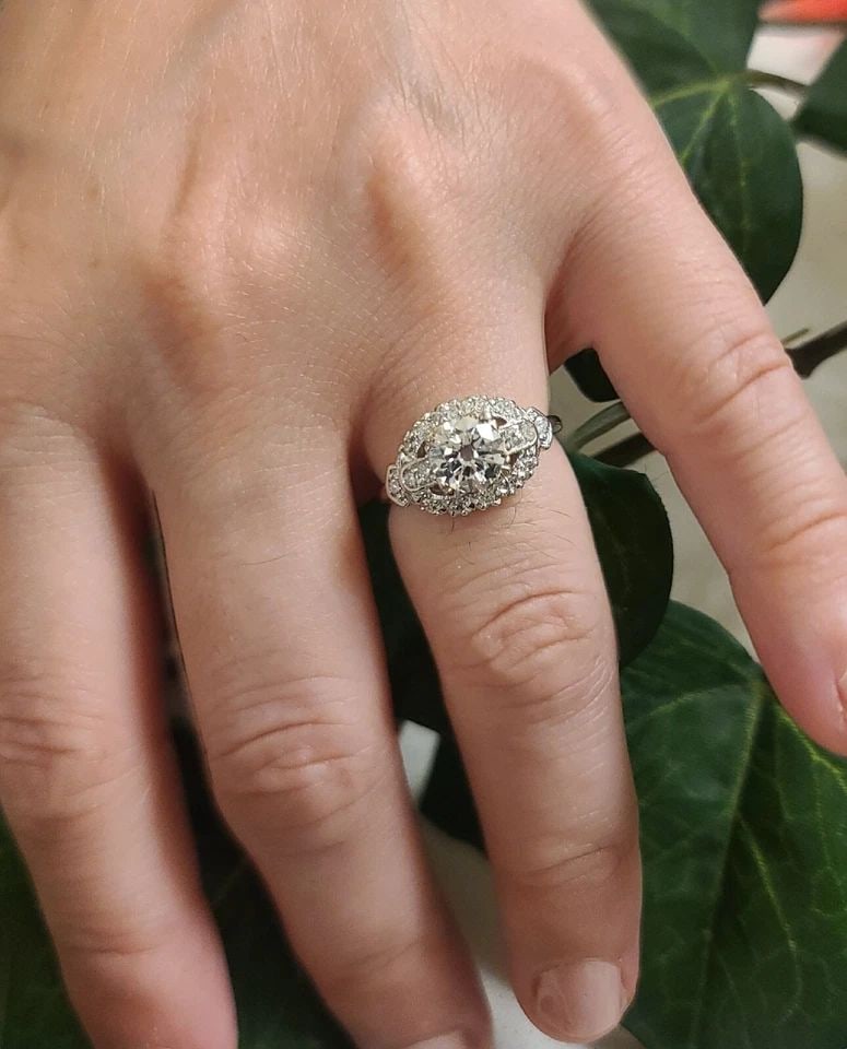 VINTAGE ART DECO PLATINUM ENGAGEMENT RING 0.85CT NATURAL ROUND DIAMOND 1930'S: VINTAGE 1.04CT SI2-H ROUND OLD EURO CUT DIAMOND PLATINUM ENGAGEMENT RING Antique Art Deco old euro cut Diamond Platinum engagement ring circ 1930's center natural old euro cut round diamond weight 1.0