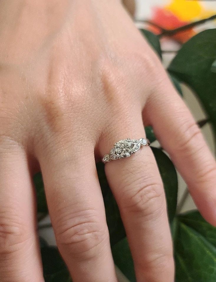 PLATINUM FILIGREE ART DECO ENGAGEMENT RING 0.82CT. NATURAL ROUND CUT DIAMOND: 0.82CT.PLATINUM FILIGREE ART DECO ENGAGEMENT RING ROUND CUT DIAMOND 1930'S Gorgeous art Deco filigree Platinum Engagement round cut natural Diamond Platinum engagement ring circ 1930's center natural 