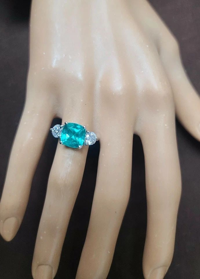 VINTAGE 14K WHITE GOLD ENGAGEMENT RING 4.75CT.LAB GROWN BLUE TOURMALINE CUSHION: VINTAGE 14K WHITE GOLD ENGAGEMENT RING 4.75CT.CARIBBEAN BLUE TOURMALINE CUSHION GORGEOUS vintage 14k white gold engagement ring gem Caribbean blue tourmaline cushion shape Center treated diffused blue