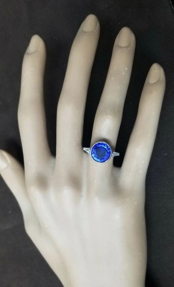 VINTAGE PLATINUM ENGAGEMENT RING 4.51CT.LAB GROWN BLUE SAPPHIRE ROUND SHAPE: VINTAGE PLATINUM ENGAGEMENT RING 4.51CT. NATURAL BLUE SAPPHIRE ROUND SHAPE VINTAGE Platinum natural diffused blue sapphire engagement ring circ 1940's Center set naturally treated diffuse blue sapphir