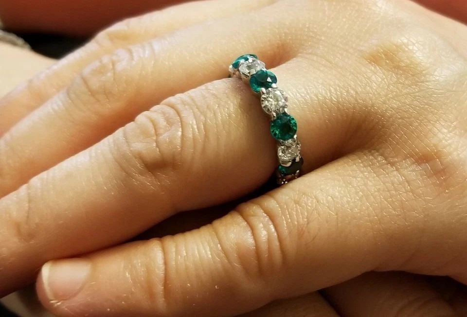 PLATINUM ETERNITY WEDDING BAND 6.03CT. ROUND GREEN EMERALD DIAMOND: PLATINUM ETERNITY WEDDING BAND 6.03CT. NATURAL ROUND EMERALD DIAMOND Gorgeous vintage Eternity ring wedding or anniversary platinum ring SET natural round green emerald weight 3.01ct carat total weigh