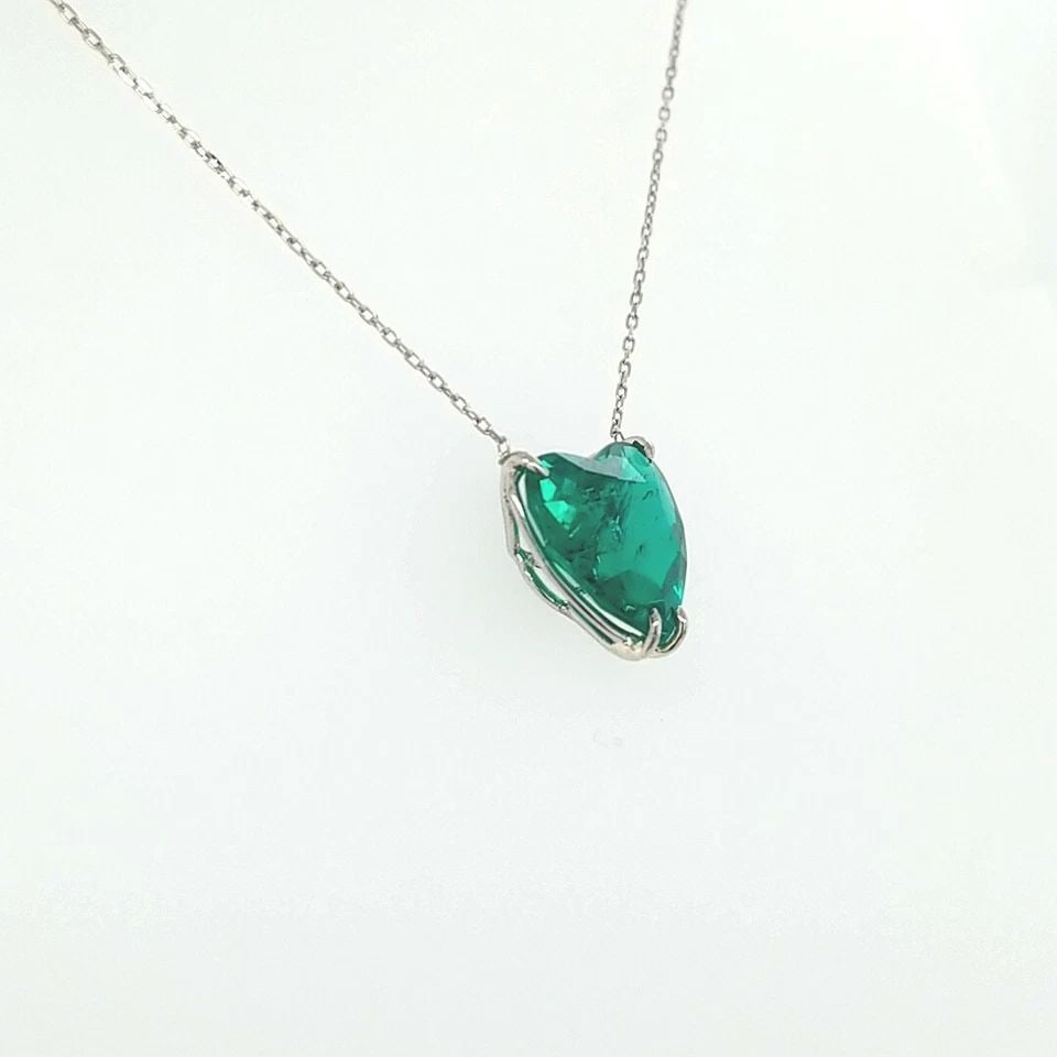 VINTAGE PLATINUM PENDANT 4.62CT. LAB-GROWN GREEN EMERALD HEART SHAPE (1 of 2)