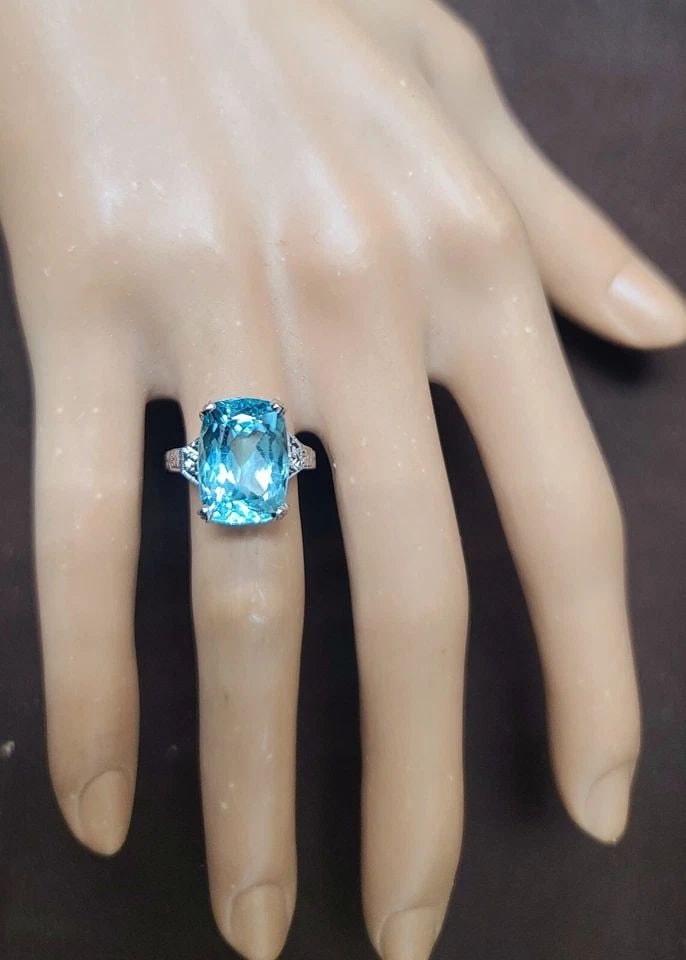 VINTAGE 14K WHITE GOLD ENGAGEMENT RING 6.67CT. NATURAL AQUAMARINE CUSHION SHAPE: VINTAGE 14K WHITE GOLD ENGAGEMENT RING 6.67CT. NATURAL AQUAMARINE CUSHION SHAPE Gorgeous vintage filigree 14k white gold engagement aquamarine Ring circ 1920's center natural sky blue aquamarine cushi