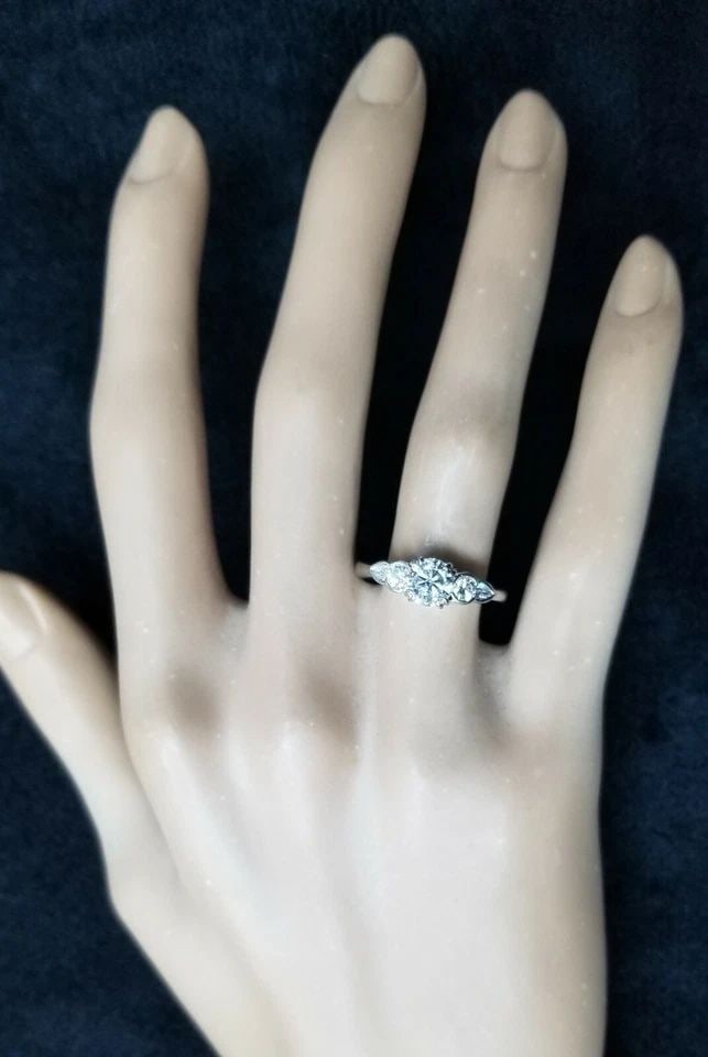 VINTAGE PLATINUM ENGAGEMENT RING NATURAL ROUND DIAMOND 0.72CT CIRC 1950'S (1 of 2)