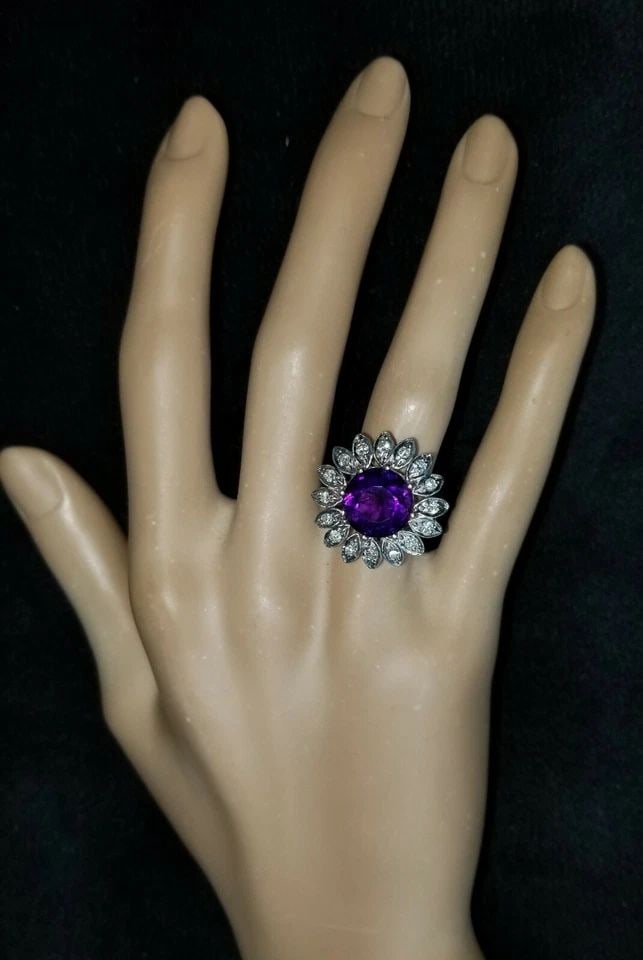VINTAGE 14K WHITE GOLD STATEMEN RING 5.85CT. NATURAL PURPLE AMETHYST ROUND SHAPE: VINTAGE 14K WHITE GOLD RING 5.85CT. NATURAL PURPLE AMETHYST ROUND SHAPE GORGEOUS vintage 14K white gold ring natural purple amethyst in round shape circ 1930's center natural amethyst weight 5.85ct. s