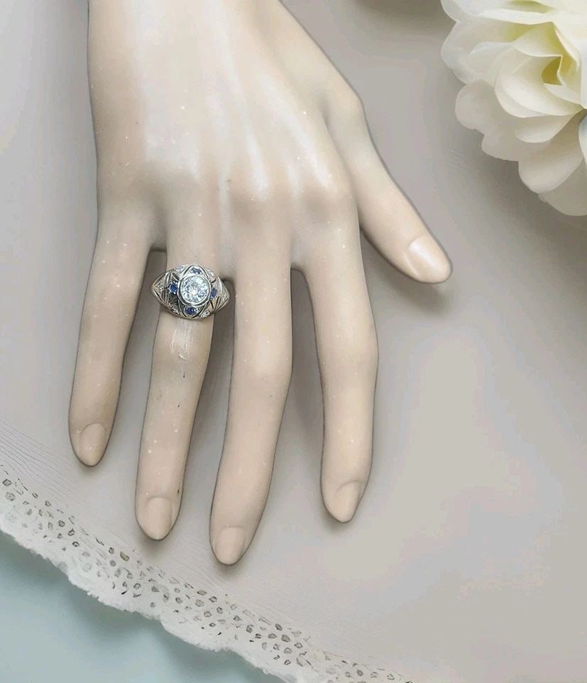 14K WHITE GOLD VINTAGE ENGAGEMENT RING 1.06CT.NATURAL OLD EURO ROUND DIAMOND: 14K WHITE GOLD VINTAGE ENGAGEMENT RING 1.06CT.NATURAL OLD EURO ROUND DIAMOND This 14k White Gold Vintage Engagement Ring features a 1.06ct Natural Old Euro Round Diamond as the main stone. With a clas