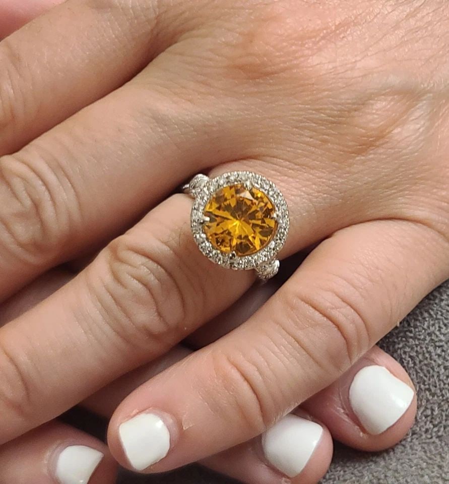 14K WHITE GOLD ENGAGEMENT RING 4.42CT LAB GROWN ROUND SHAPE YELLOW SAPPHIRE: 14K WHITE GOLD ENGAGEMENT RING 4.42CT ROUND SHAPE YELLOW SAPPHIRE GORGEOUS 14K WHITE GOLD ENGAGEMENT RING CENTER LAB GROWN YELLOW SAPPHIRE IN ROUND SHAPE WEIGHT 4.42CARAT size 10MM GORGEOUS YELLOW SAP