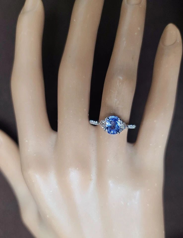 14K WHITE GOLD ENGAGEMENT RING 1.33CT. NATURAL BLUE SAPPHIRE CUSHION CUT: 14K WHITE GOLD ENGAGEMENT RING 1.33CT. NATURAL BLUE SAPPHIRE CUSHION SHAPE GORGEOUS 14K WHITE GOLD engagement ring natural blue sapphire in cushion shape center sapphire natural untreated no treatment
