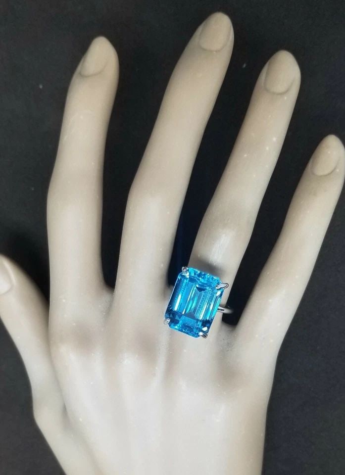 VINTAGE 14K WHITE GOLD ENGAGEMENT RING 14.57CT. BLUE TOPAZ RECTANGULAR SHAPE (1 of 2)