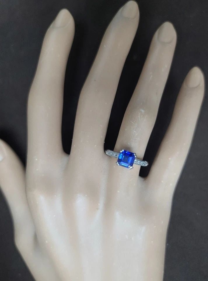 VINTAGE PLATINUM ENGAGEMENT RING 1.68CT. BLUE SAPPHIRE RADIANT SHAPE CIRC 1930': VINTAGE PLATINUM ENGAGEMENT RING 1.68CT. BLUE SAPPHIRE RADIANT SHAPE CIRC 1930' GORGEOUS platinum Vintage art deco filigree engagement ring lab grown blue sapphire ring center Gem Sapphire in radiant 