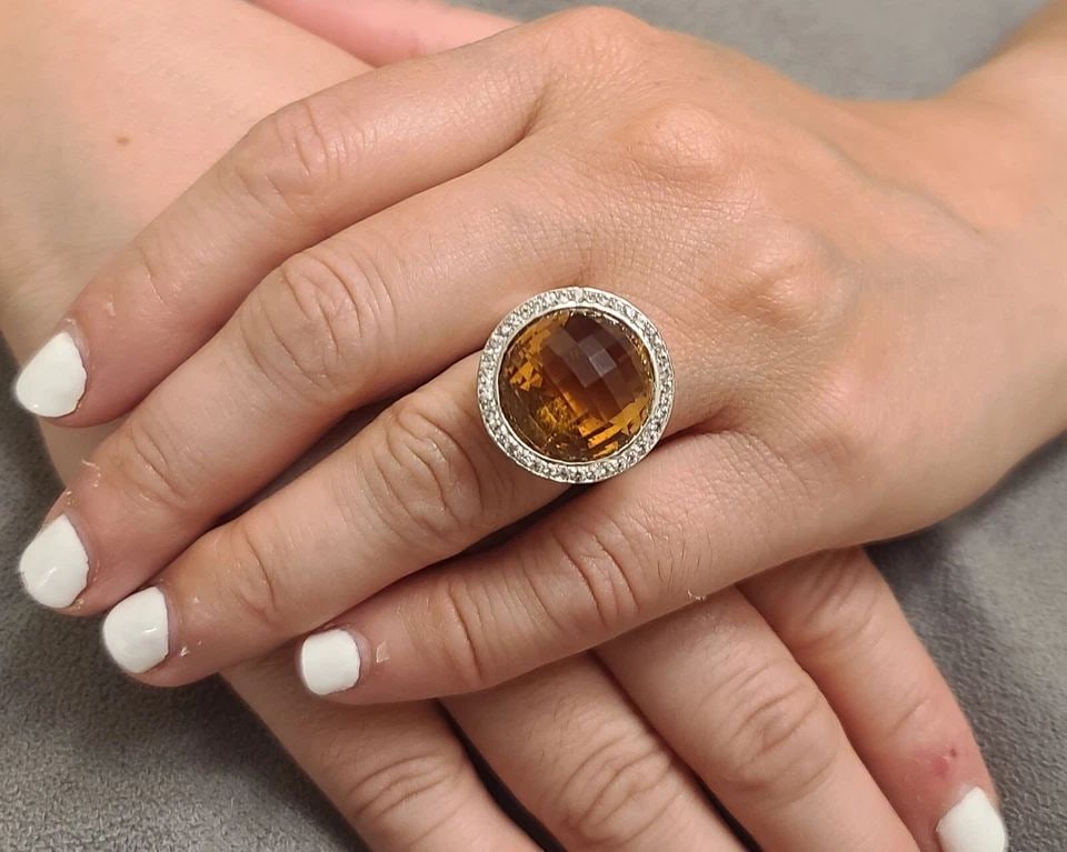 18K WHITE GOLD ENGAGEMENT RING 19.36CT. GEM NATURAL ROUND CUT CITRINE: 18K WHITE GOLD ENGAGEMENT RING 19.36CT. GEM NATURAL ROUND CUT CITRINE GORGEOUS Italian design crafted in 18k white GOLD ring round gem citrine Center CITRINE weight 19.36ct. size 17mm very nice color 