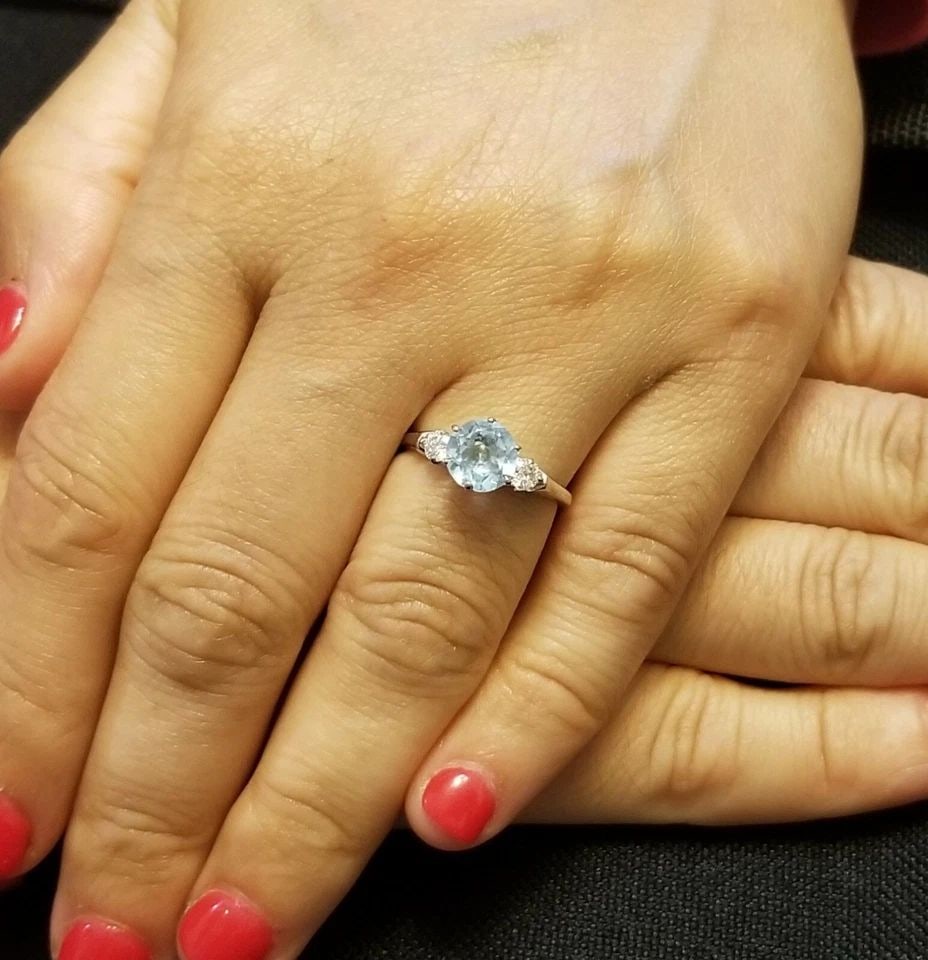 14K WHITE GOLD VINTAGE 1.58CT NATURAL ROUND AQUAMARINE ENGAGEMENT RING: 14K WHITE GOLD VINTAGE 1.58CT NATURAL ROUND AQUAMARINE ENGAGEMENT RING Stunning Vintage antique 14k white gold engagement aquamarine ring center natural round sky blue aquamarine Weight 1.58ct. size 8